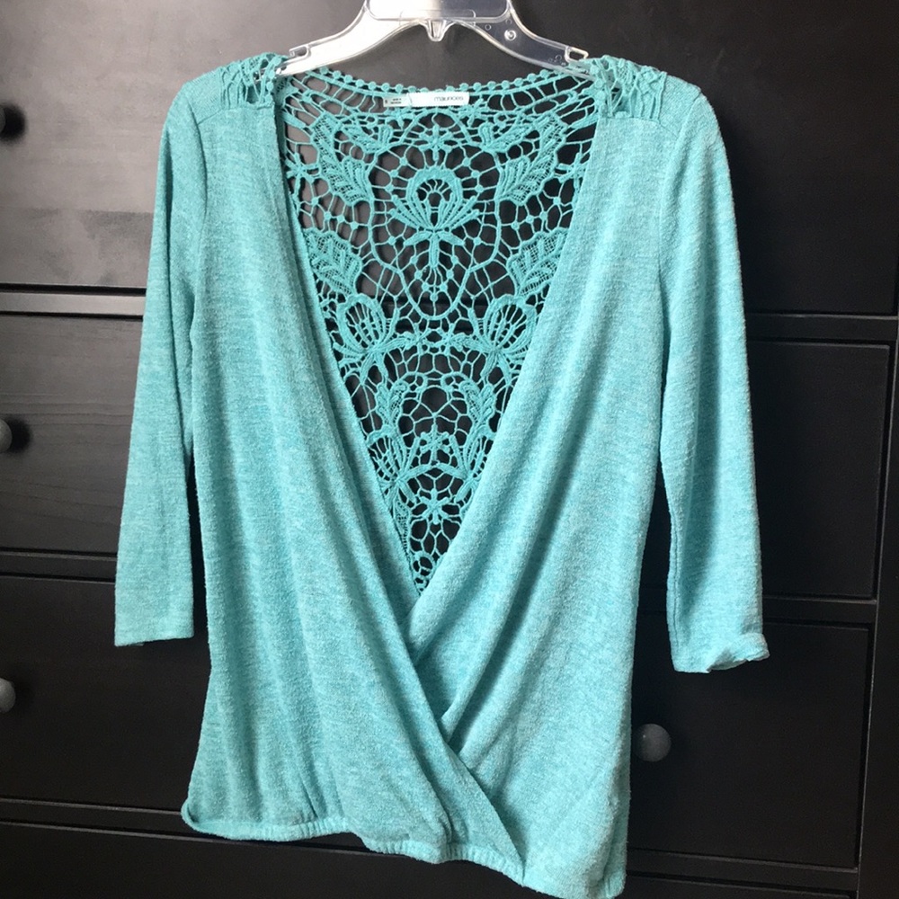 Beautiful lace back tunic